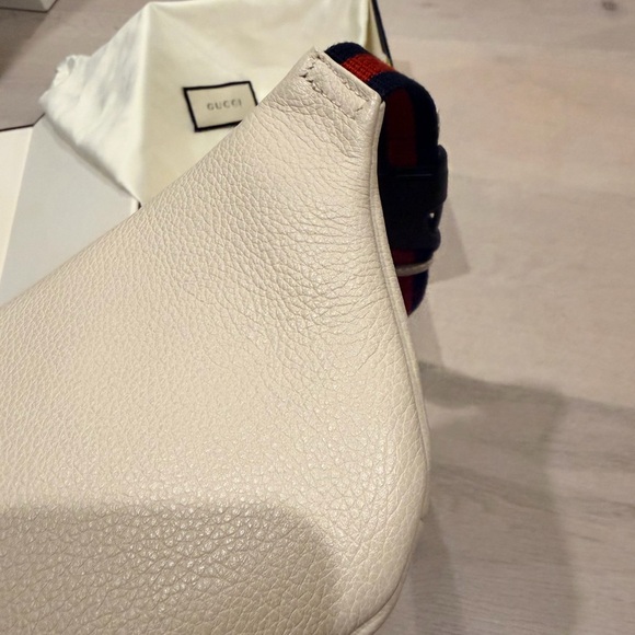 Gucci Cream Belt Bag with Red and Green Accents - Picture 8 of 10